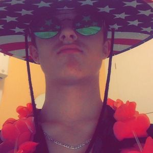 Meet your Posher, Sidney